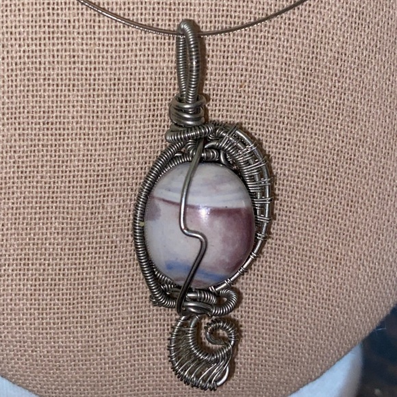 Wire Wrapped Agate Pendant - Picture 6 of 7